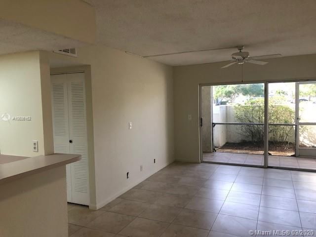 Recently Rented: $1,200 (2 beds, 2 baths, 886 Square Feet)