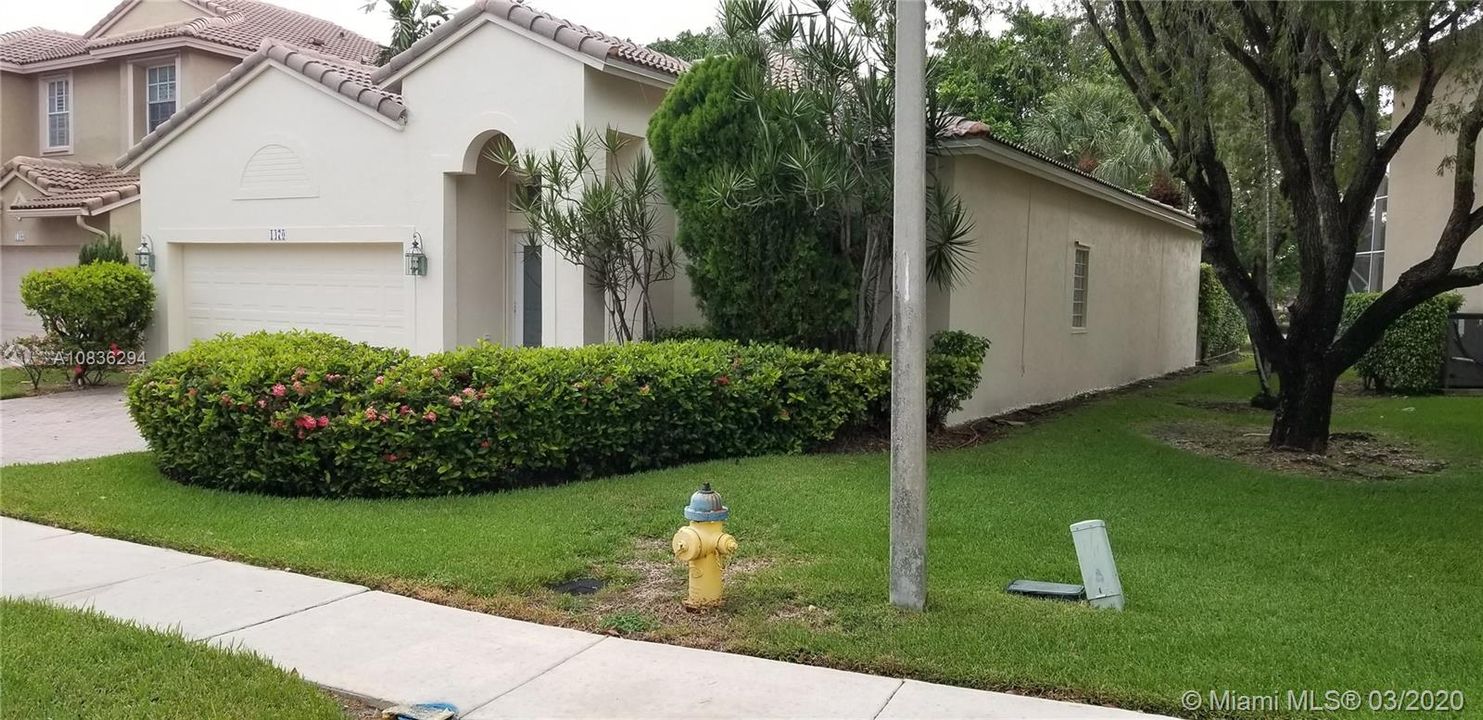 Recently Sold: $370,000 (3 beds, 2 baths, 1840 Square Feet)