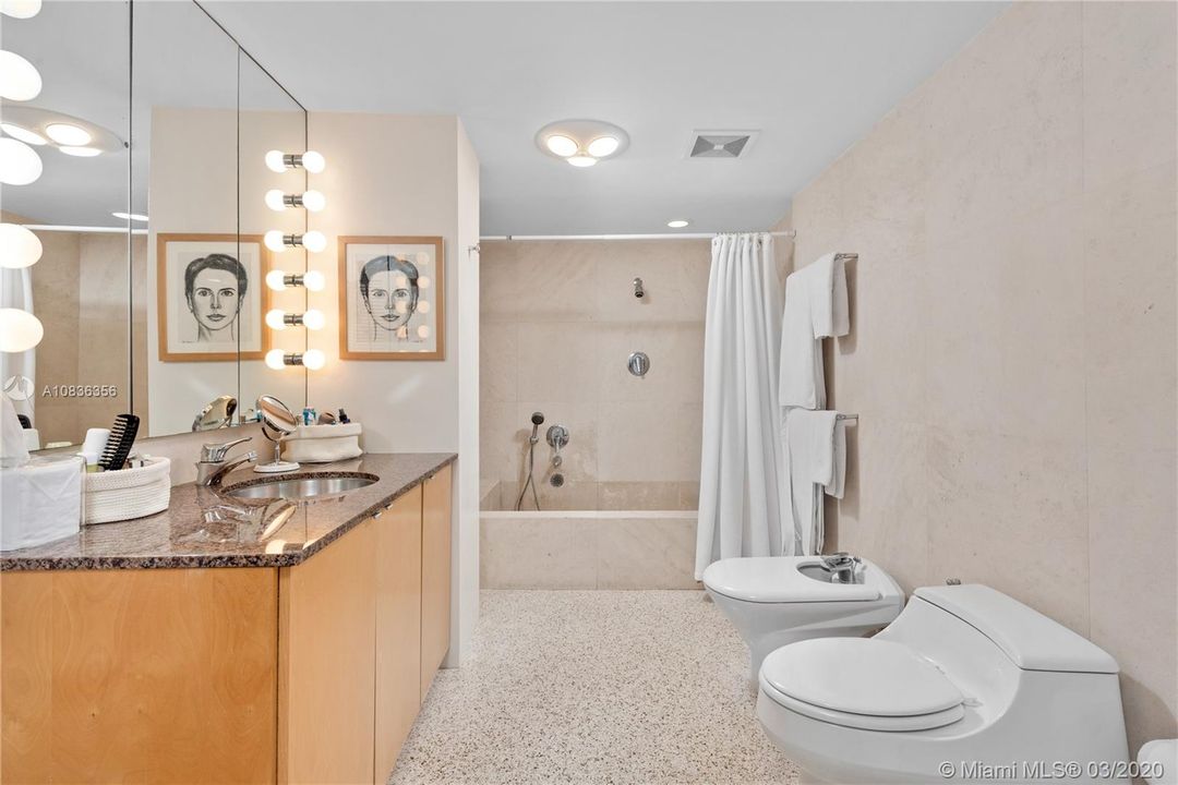 最近租的: $4,400 (2 贝兹, 2 浴室, 2324 平方英尺)
