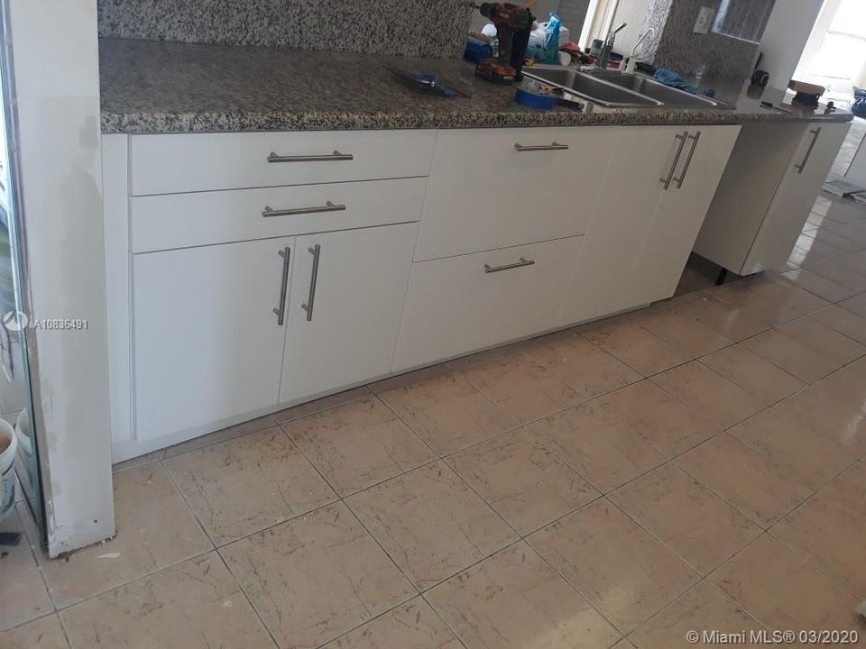 Recently Rented: $2,450 (3 beds, 2 baths, 2247 Square Feet)