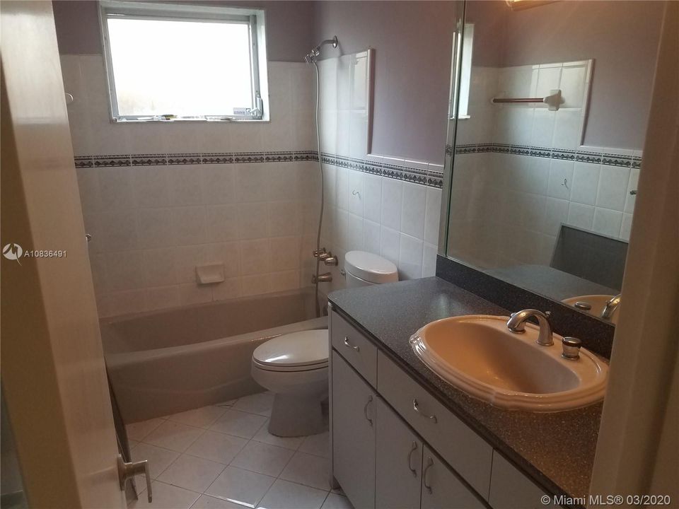 Recently Rented: $2,450 (3 beds, 2 baths, 2247 Square Feet)