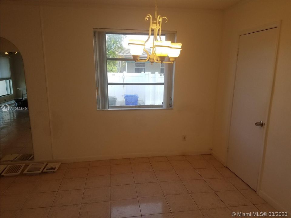 Recently Rented: $2,450 (3 beds, 2 baths, 2247 Square Feet)