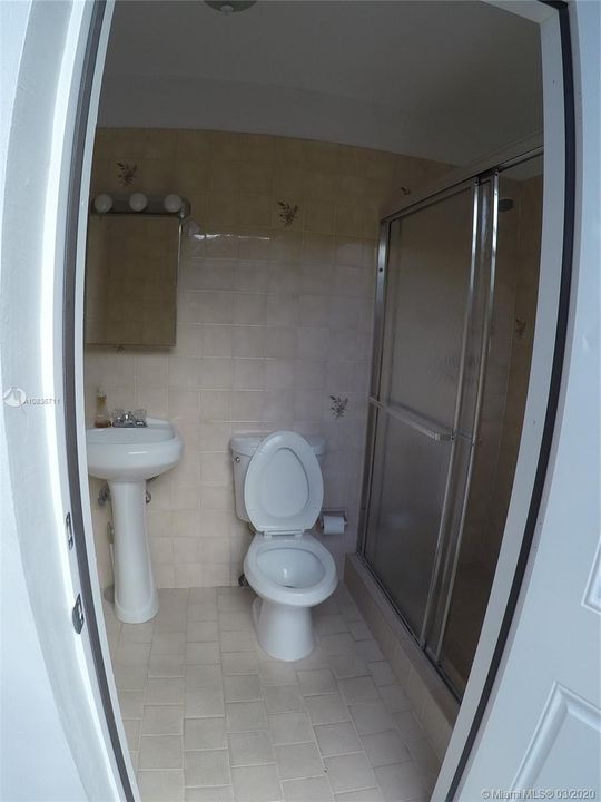 Недавно арендовано: $3,000 (4 спален, 3 ванн, 2487 Квадратных фут)