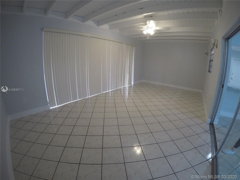 Недавно арендовано: $3,000 (4 спален, 3 ванн, 2487 Квадратных фут)