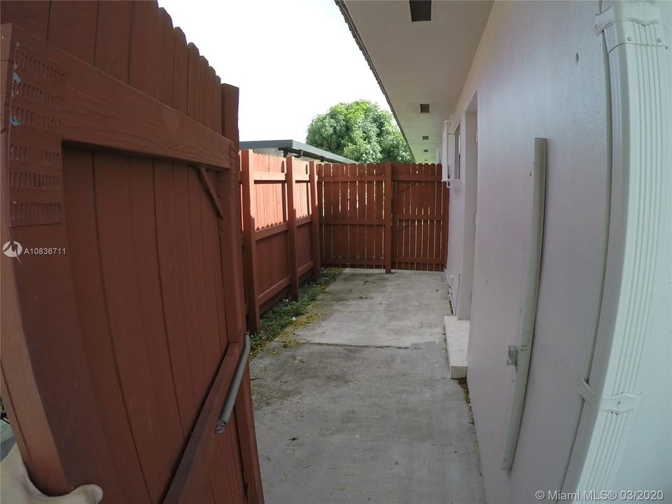 Недавно арендовано: $3,000 (4 спален, 3 ванн, 2487 Квадратных фут)