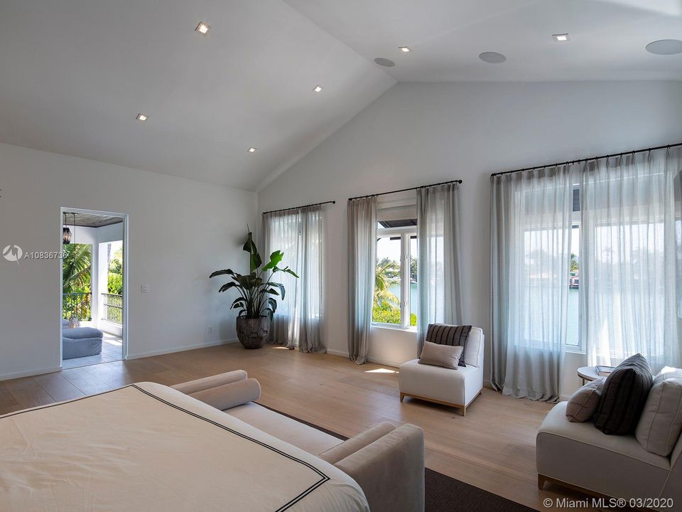 Recientemente alquilado: $70,000 (5 camas, 6 baños, 5970 Pies cuadrados)