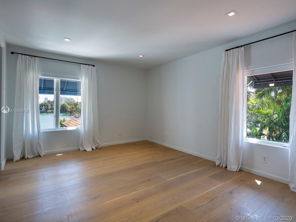 Recientemente alquilado: $70,000 (5 camas, 6 baños, 5970 Pies cuadrados)