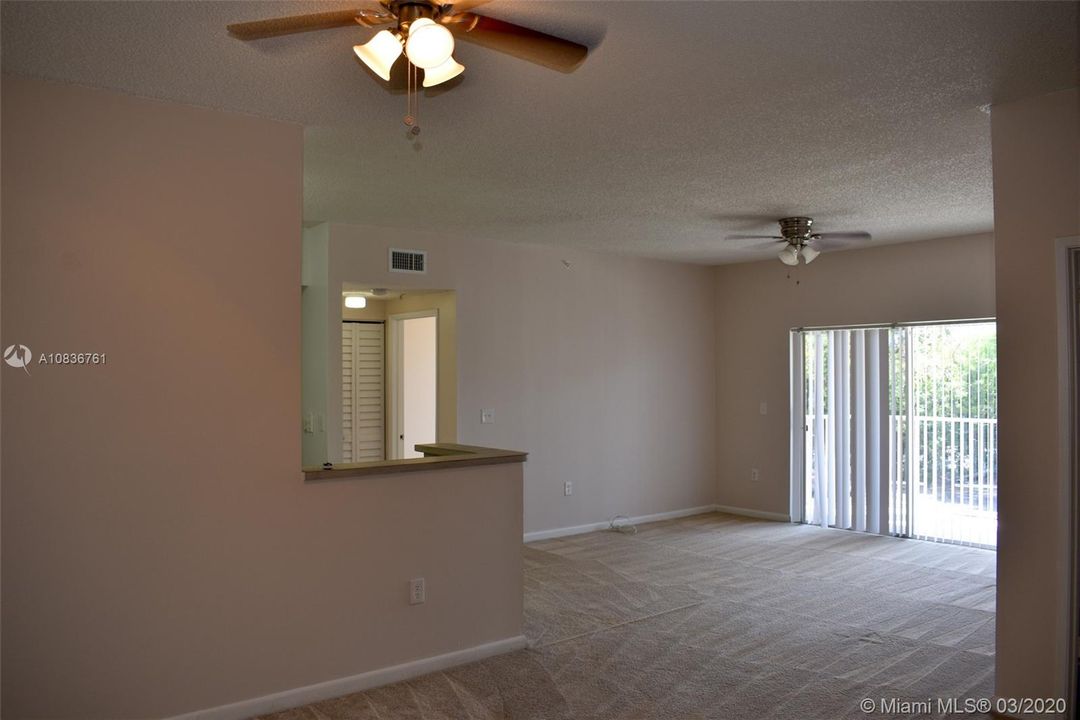 Недавно арендовано: $1,400 (2 спален, 2 ванн, 1183 Квадратных фут)