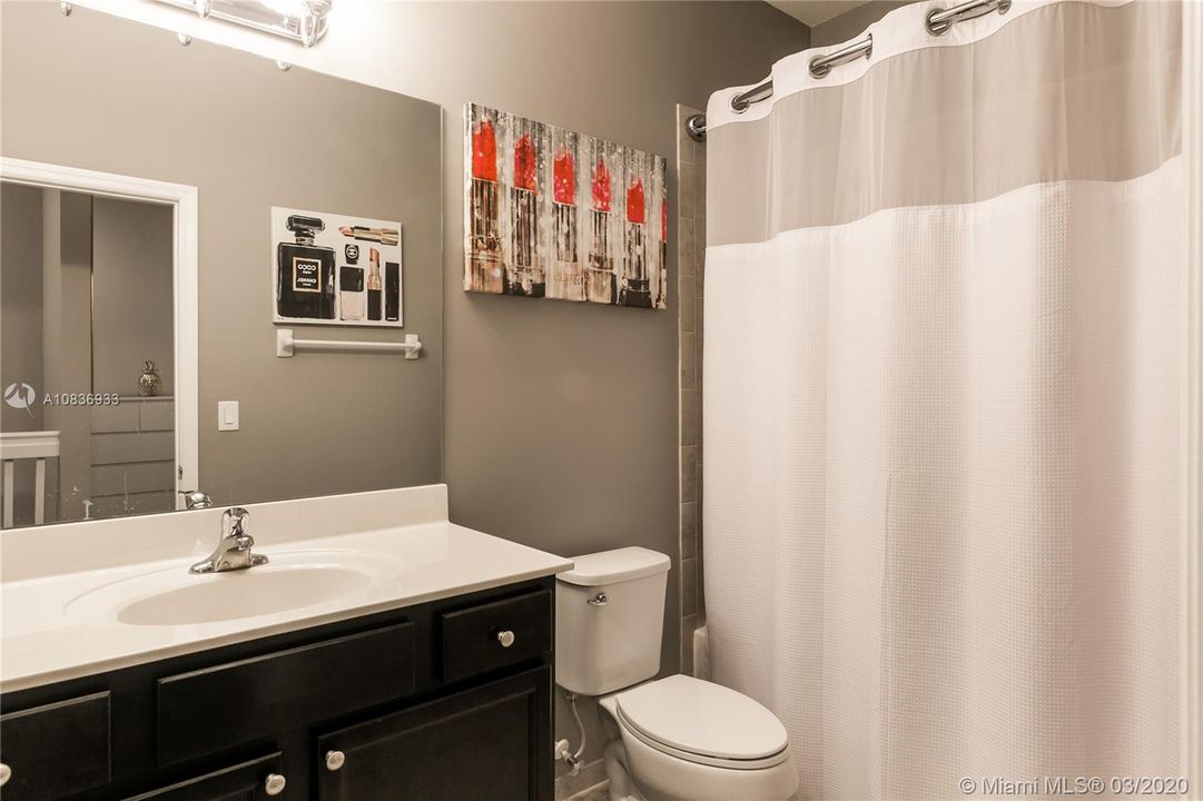 Recently Rented: $3,000 (3 beds, 2 baths, 1835 Square Feet)