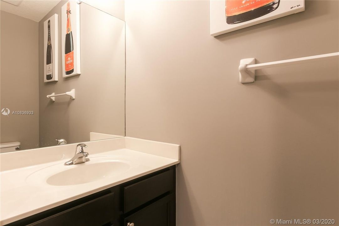 Recently Rented: $3,000 (3 beds, 2 baths, 1835 Square Feet)