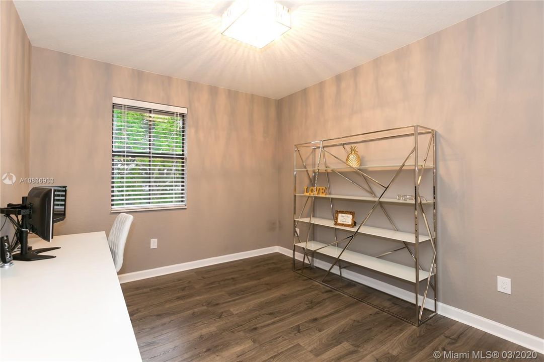Recently Rented: $3,000 (3 beds, 2 baths, 1835 Square Feet)