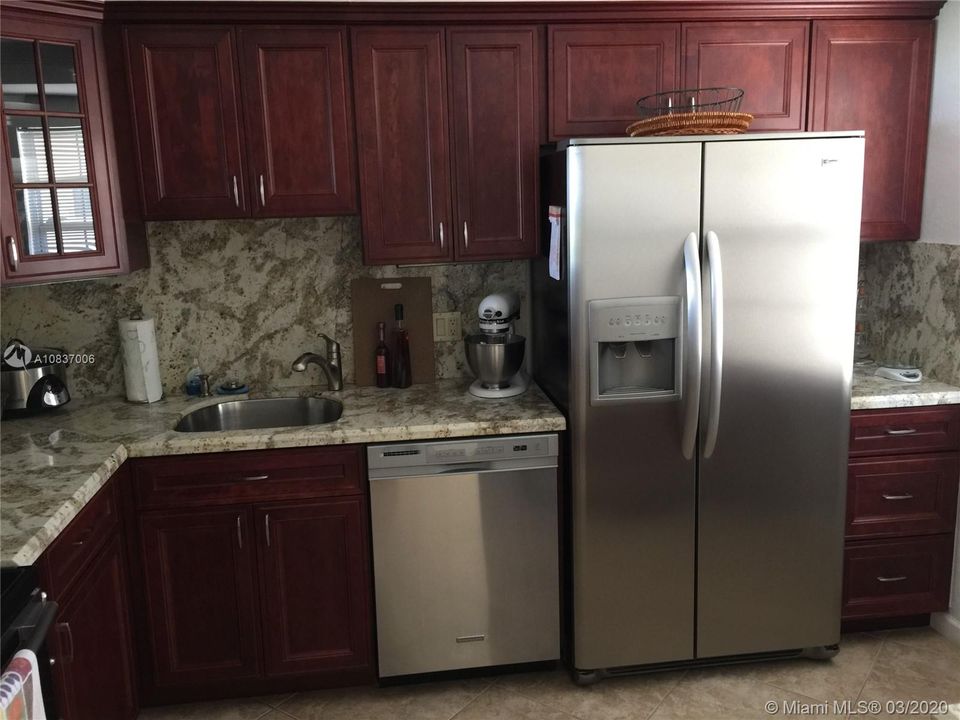 Recently Sold: $239,900 (3 beds, 2 baths, 1390 Square Feet)