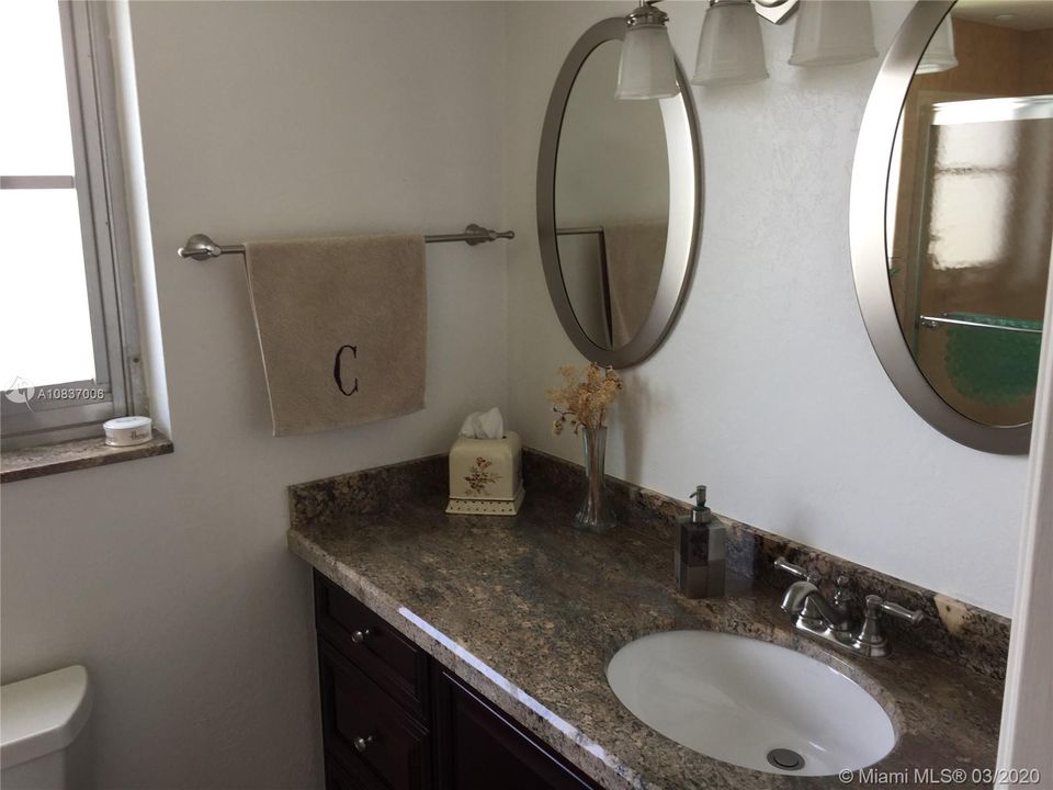 Recently Sold: $239,900 (3 beds, 2 baths, 1390 Square Feet)