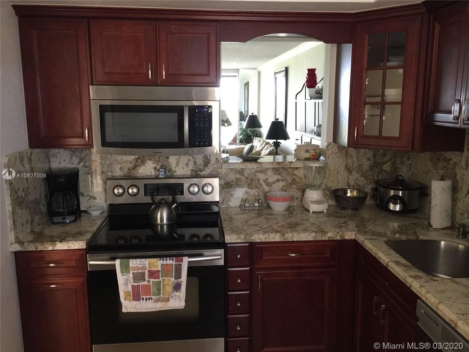 Recently Sold: $239,900 (3 beds, 2 baths, 1390 Square Feet)