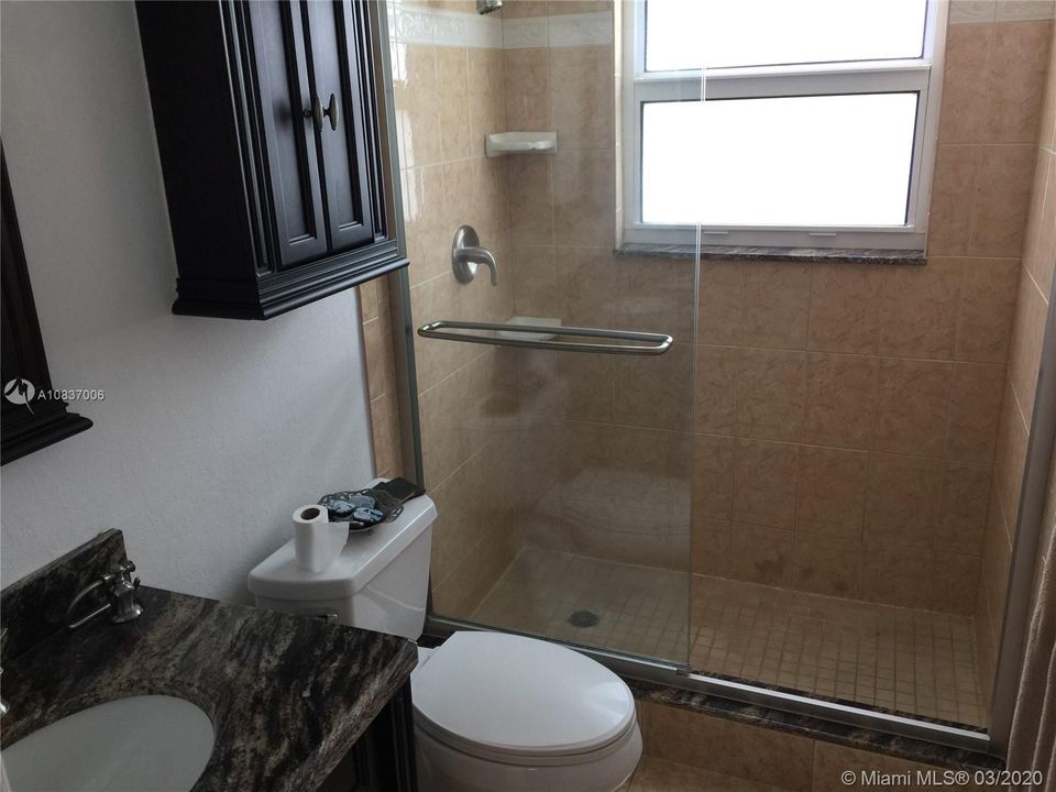 Recently Sold: $239,900 (3 beds, 2 baths, 1390 Square Feet)