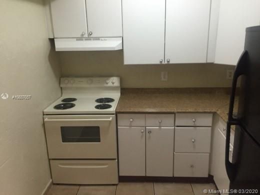 Recently Rented: $1,300 (3 beds, 1 baths, 0 Square Feet)