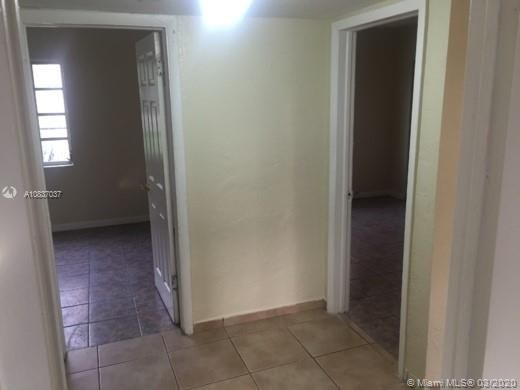 Recently Rented: $1,300 (3 beds, 1 baths, 0 Square Feet)