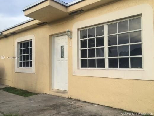 Recently Rented: $1,300 (3 beds, 1 baths, 0 Square Feet)