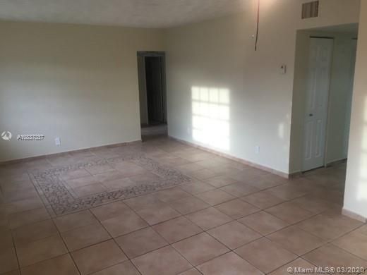 Recently Rented: $1,300 (3 beds, 1 baths, 0 Square Feet)