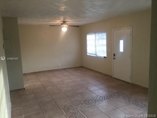 Recently Rented: $1,300 (3 beds, 1 baths, 0 Square Feet)