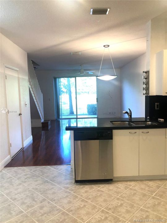 Recently Sold: $314,000 (2 beds, 2 baths, 1155 Square Feet)