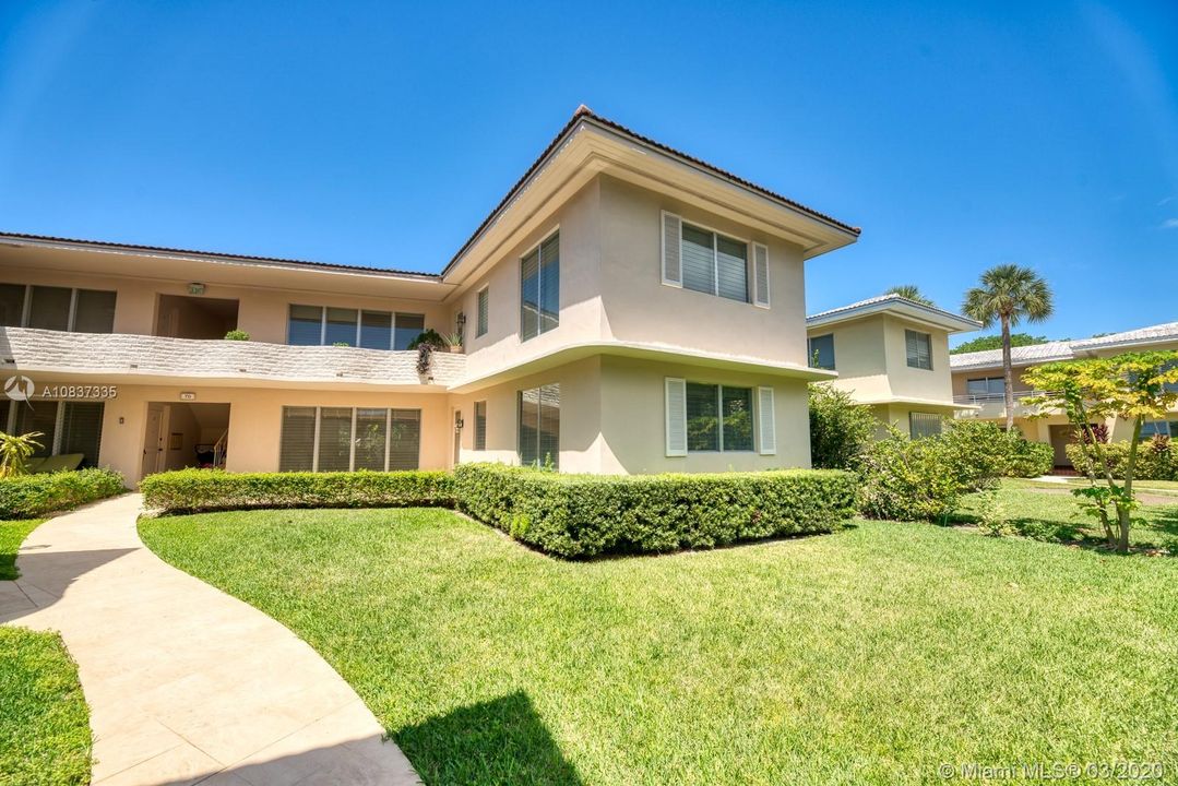 Vendido Recientemente: $339,900 (2 camas, 2 baños, 1182 Pies cuadrados)