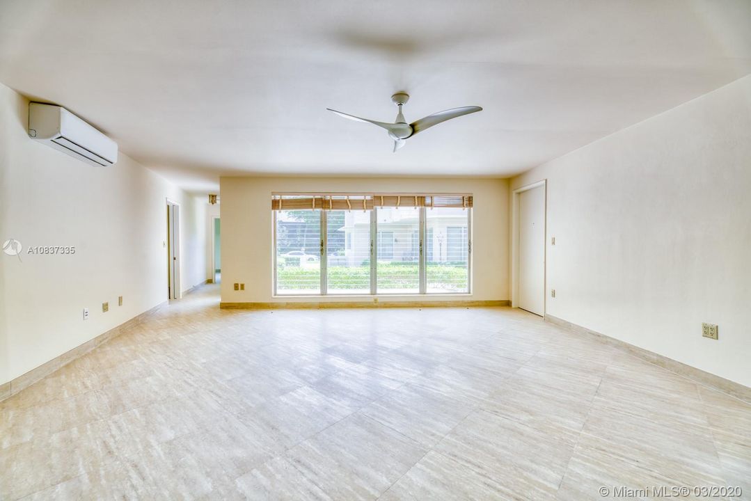 Vendido Recientemente: $339,900 (2 camas, 2 baños, 1182 Pies cuadrados)