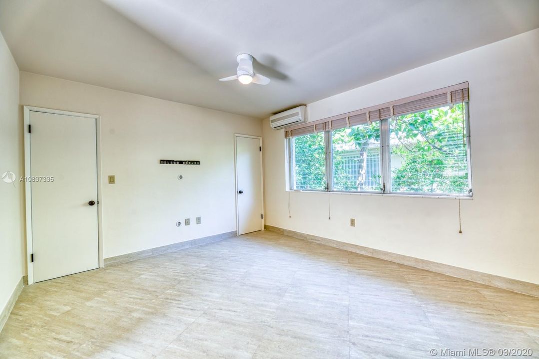 Vendido Recientemente: $339,900 (2 camas, 2 baños, 1182 Pies cuadrados)