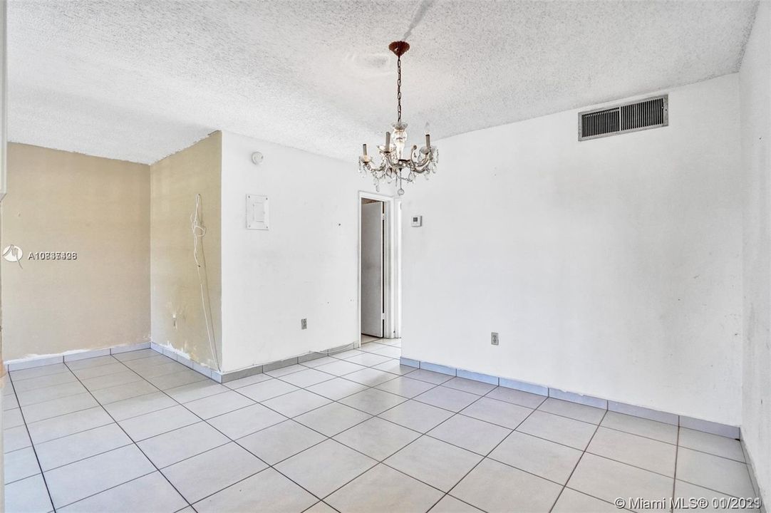Recently Sold: $58,999 (1 beds, 1 baths, 752 Square Feet)