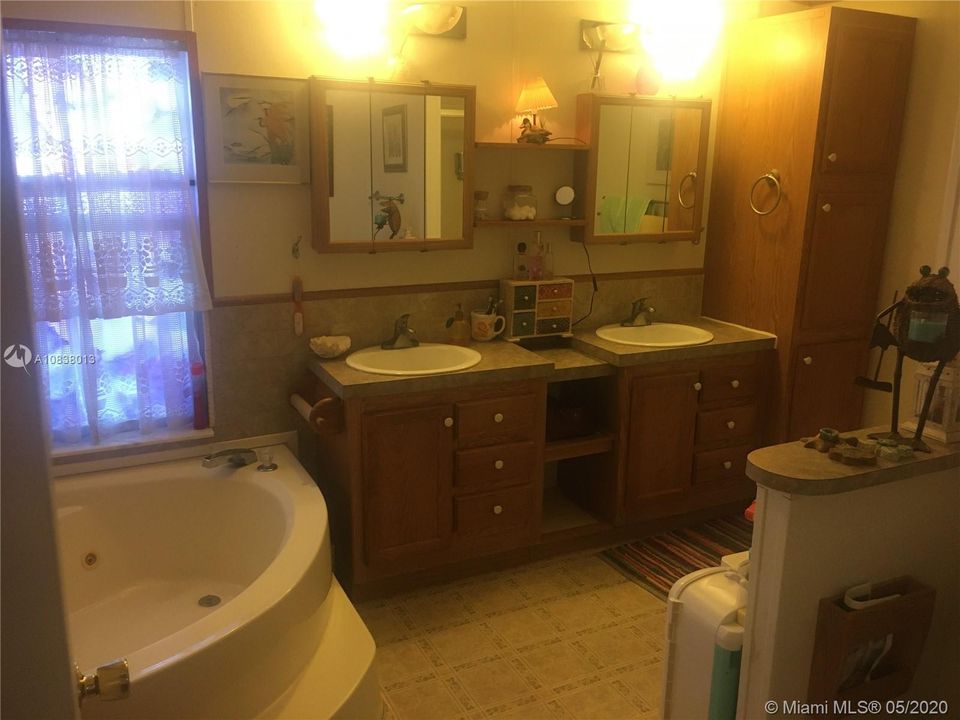Recently Sold: $139,000 (3 beds, 2 baths, 1568 Square Feet)