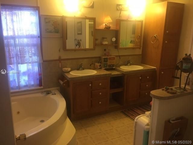 Recently Sold: $139,000 (3 beds, 2 baths, 1568 Square Feet)