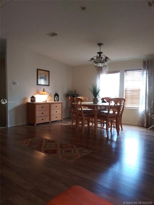 Recently Sold: $139,000 (3 beds, 2 baths, 1568 Square Feet)