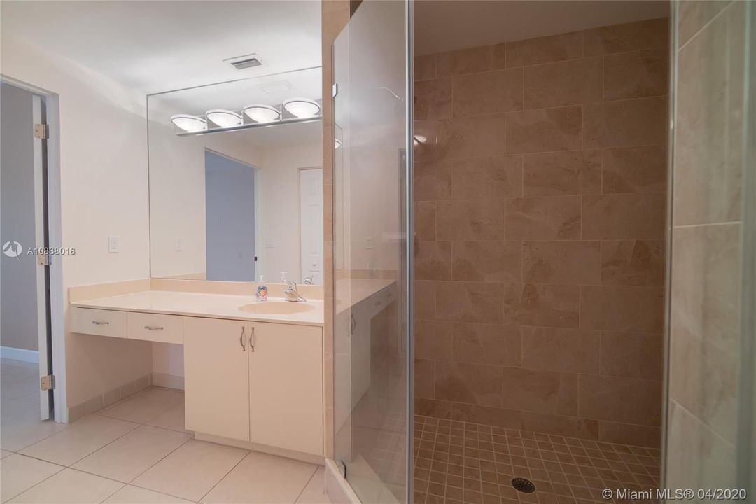 Recientemente alquilado: $2,350 (3 camas, 2 baños, 1367 Pies cuadrados)