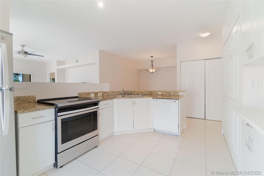 Recientemente alquilado: $2,350 (3 camas, 2 baños, 1367 Pies cuadrados)