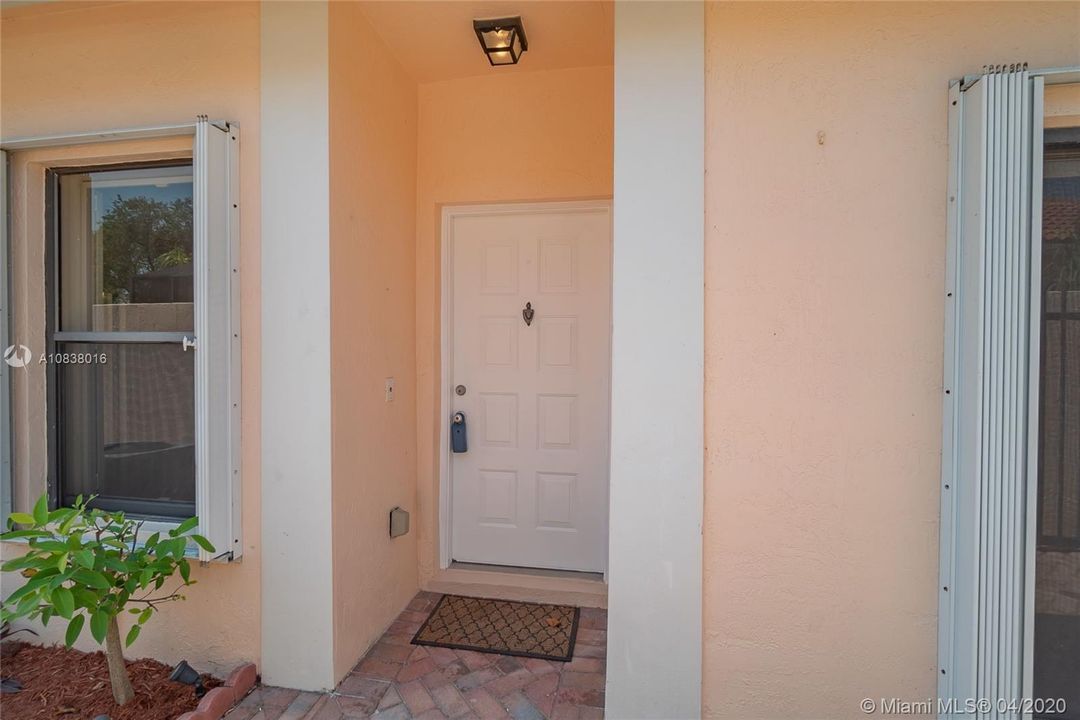 Recientemente alquilado: $2,350 (3 camas, 2 baños, 1367 Pies cuadrados)
