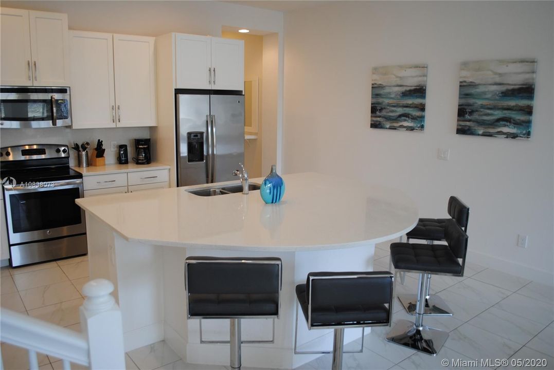 Recently Rented: $2,100 (5 beds, 4 baths, 2504 Square Feet)