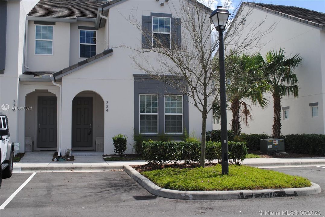 Recently Rented: $2,100 (5 beds, 4 baths, 2504 Square Feet)