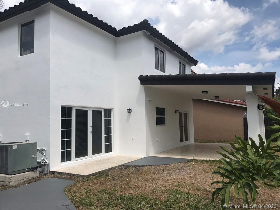 Недавно продано: $439,000 (3 спален, 2 ванн, 1968 Квадратных фут)