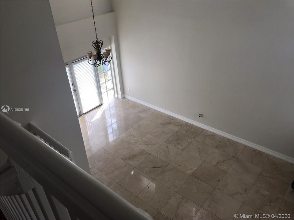 Недавно продано: $439,000 (3 спален, 2 ванн, 1968 Квадратных фут)