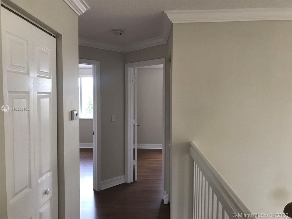 Недавно продано: $439,000 (3 спален, 2 ванн, 1968 Квадратных фут)