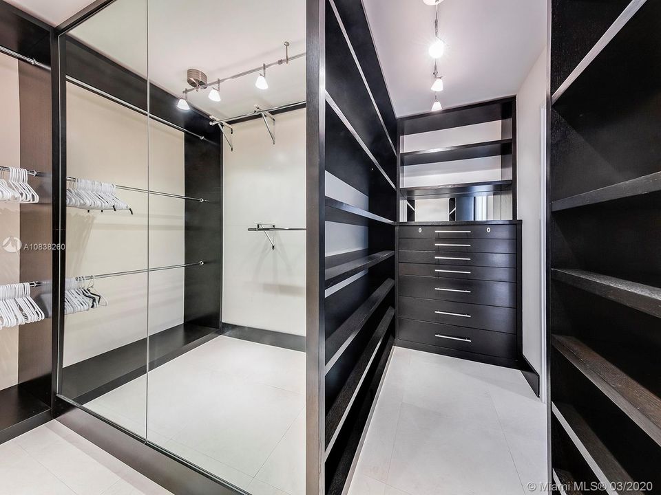 Recientemente alquilado: $28,000 (3 camas, 3 baños, 3405 Pies cuadrados)