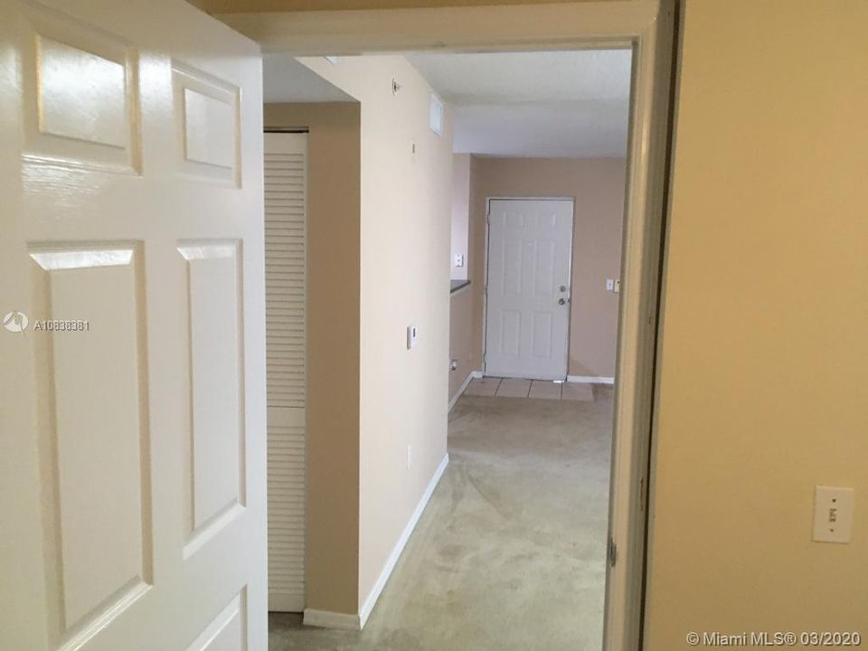 最近租的: $1,150 (1 贝兹, 1 浴室, 760 平方英尺)