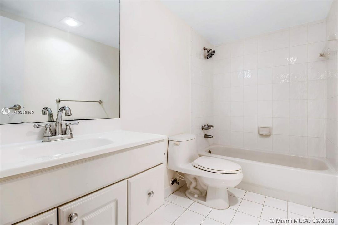 最近售出: $327,500 (2 贝兹, 2 浴室, 1237 平方英尺)