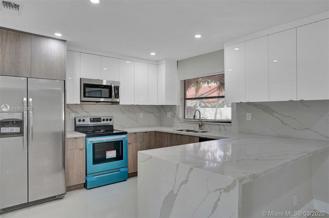 Vendido Recientemente: $399,900 (3 camas, 2 baños, 1803 Pies cuadrados)