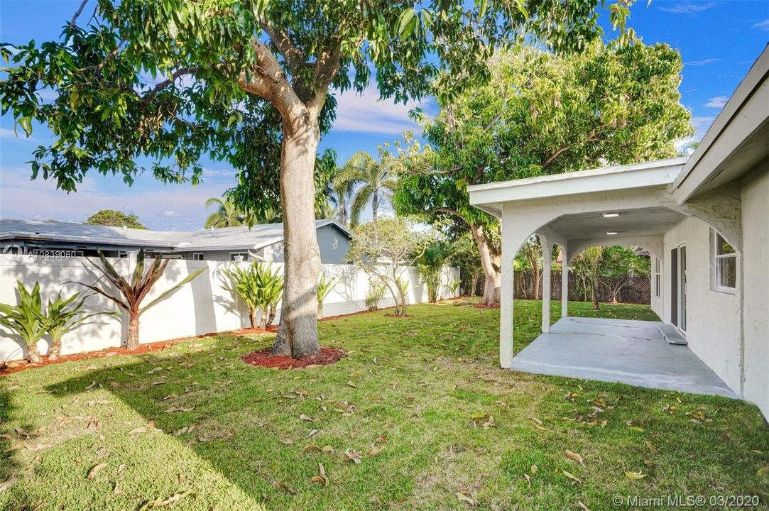 Vendido Recientemente: $399,900 (3 camas, 2 baños, 1803 Pies cuadrados)