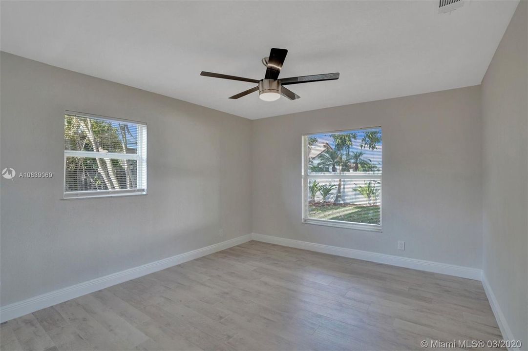Vendido Recientemente: $399,900 (3 camas, 2 baños, 1803 Pies cuadrados)