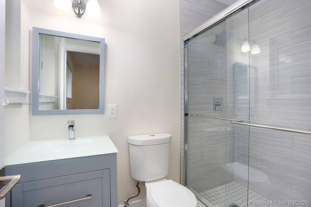 Recientemente alquilado: $3,000 (2 camas, 2 baños, 1400 Pies cuadrados)