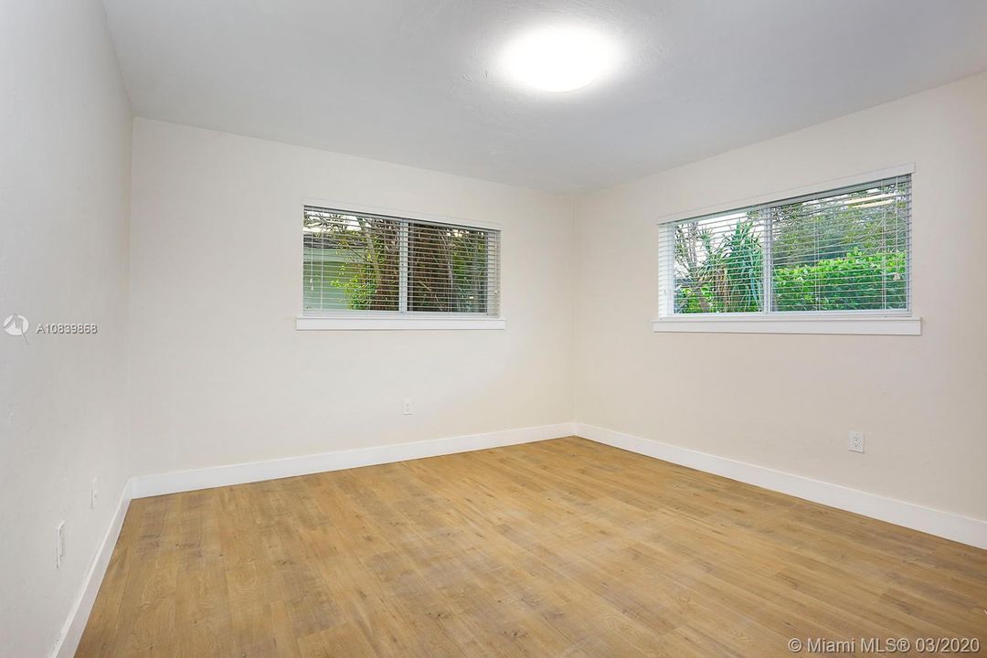 Recientemente alquilado: $3,000 (2 camas, 2 baños, 1400 Pies cuadrados)