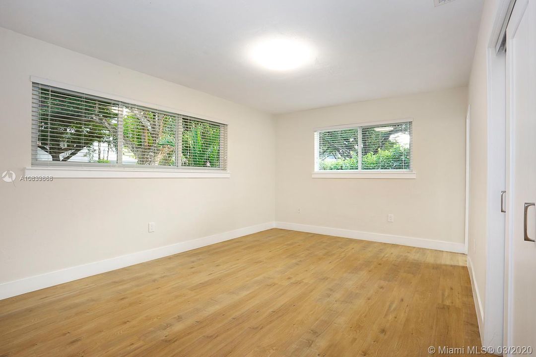 Recientemente alquilado: $3,000 (2 camas, 2 baños, 1400 Pies cuadrados)