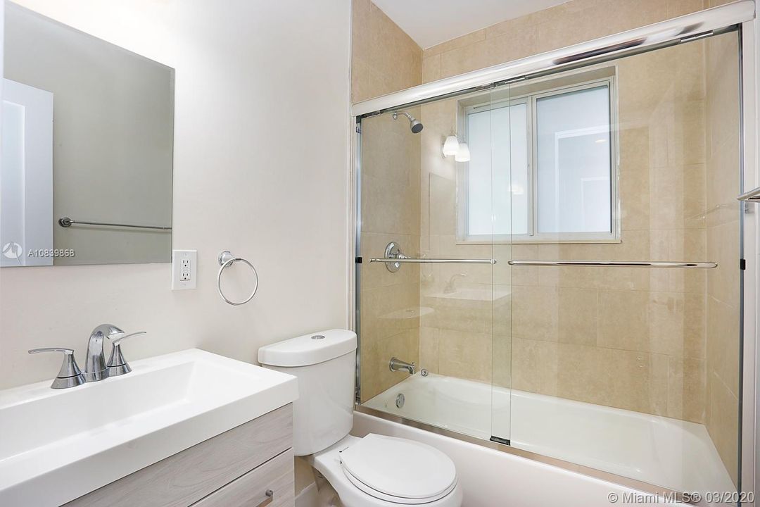 Recientemente alquilado: $3,000 (2 camas, 2 baños, 1400 Pies cuadrados)